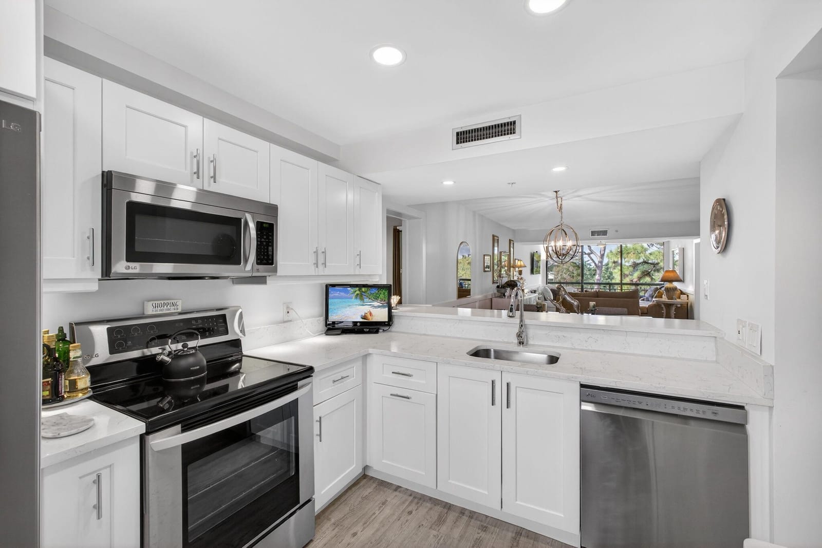 1901 MARINA ISLE Way 304 — photo 9