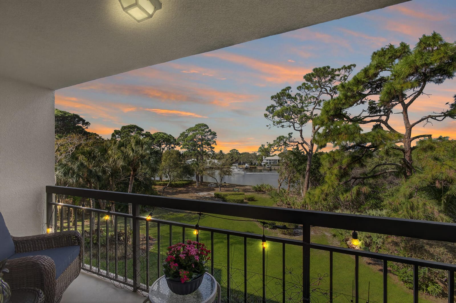 1901 MARINA ISLE Way 304, Jupiter, FL 33477