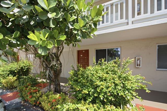 3601 INVERRARY Drive 107, Las Vistas A In Inverrary Condo, Lauderhill, FL