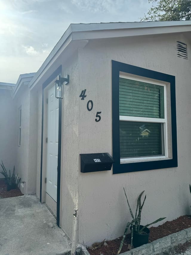 405 N E Street, Lake Worth, FL 33460