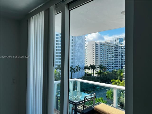 1035 West Avenue 803, Miami Beach, FL 33139