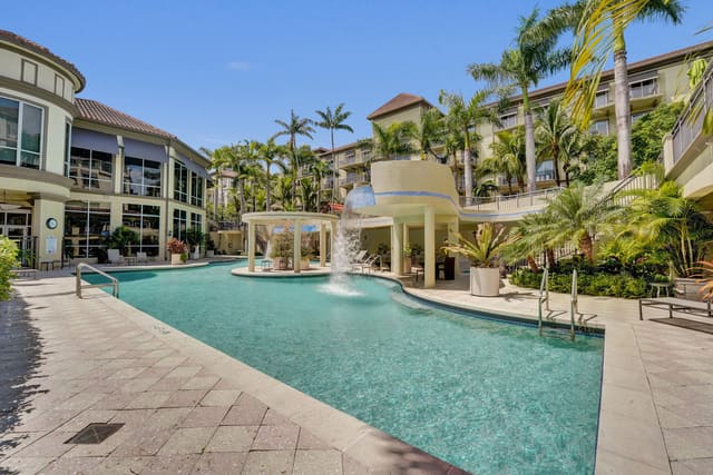 2617 NE 14th Avenue 102, Wilton Manors, FL 33334