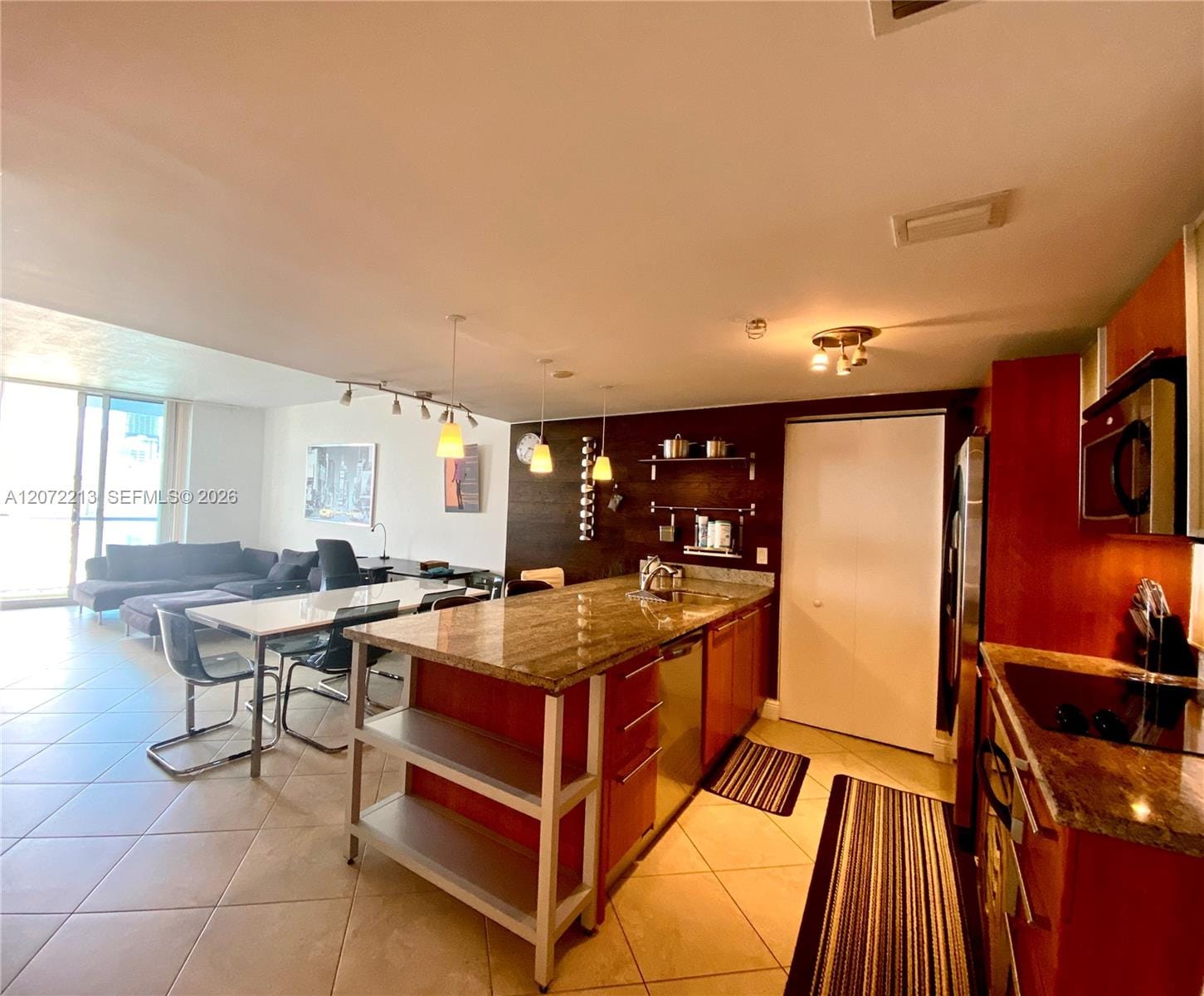 185 SW 7th Street 1607 — photo 2
