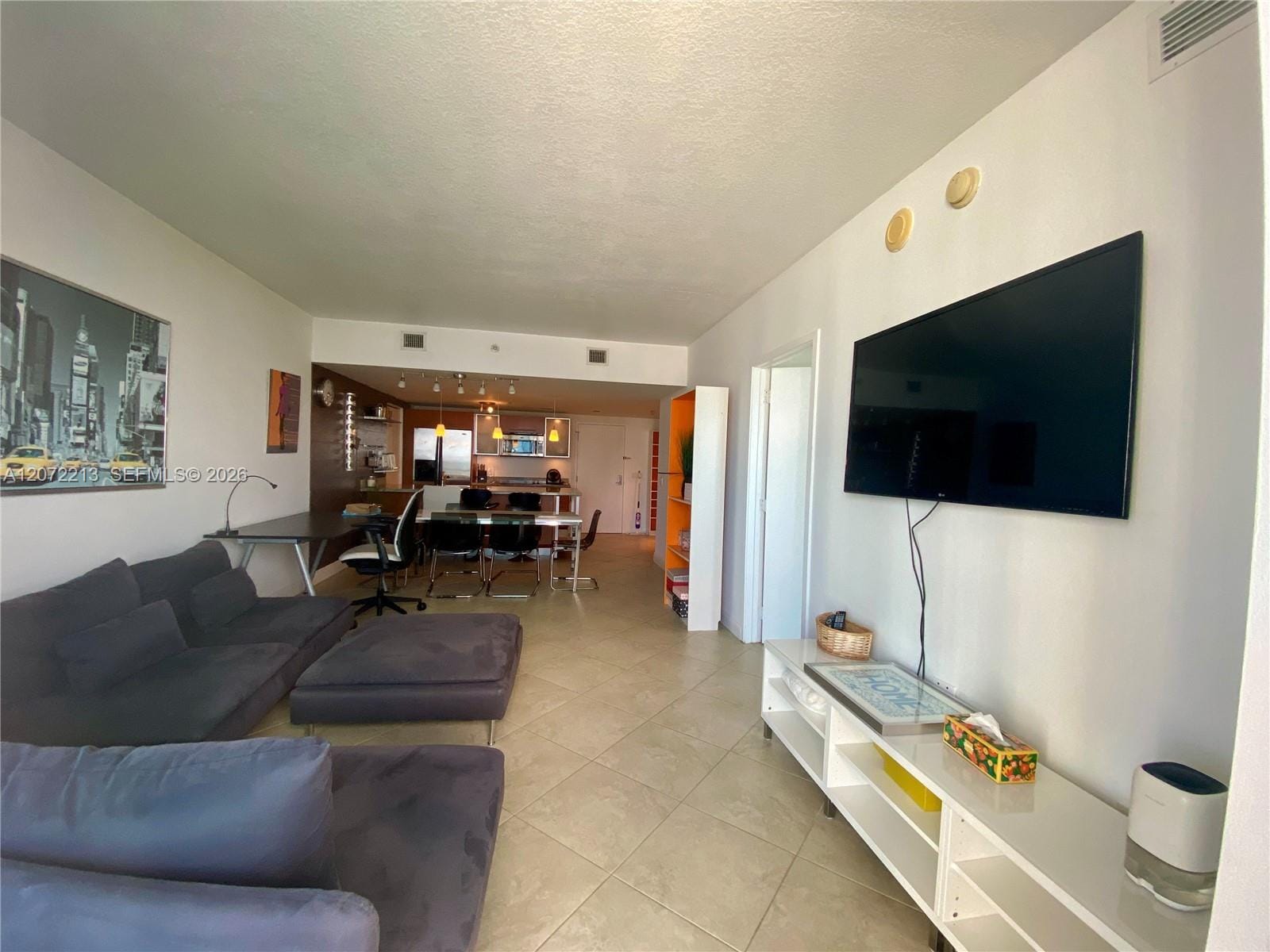 185 SW 7th Street 1607 — photo 3