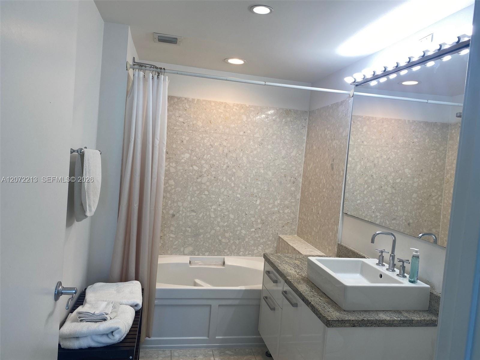 185 SW 7th Street 1607 — photo 6