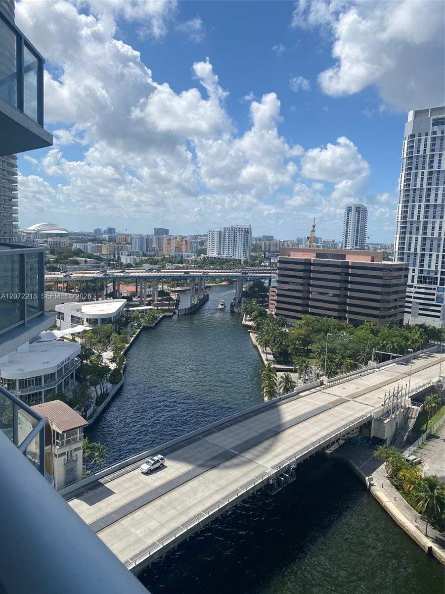 185 SW 7th Street 1607 — photo 8