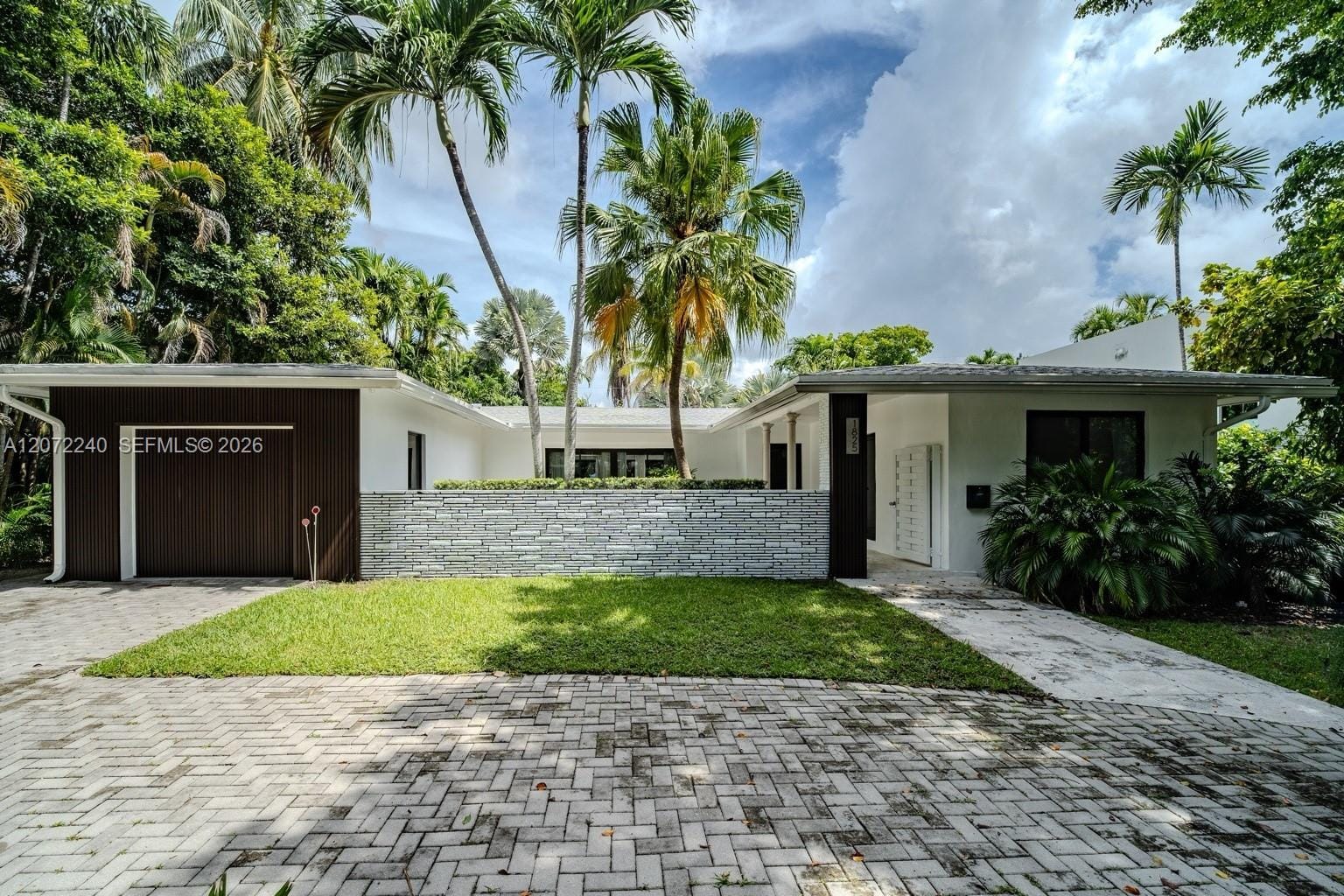 1825 Alamanda Drive, North Miami, FL 33181 photo 3