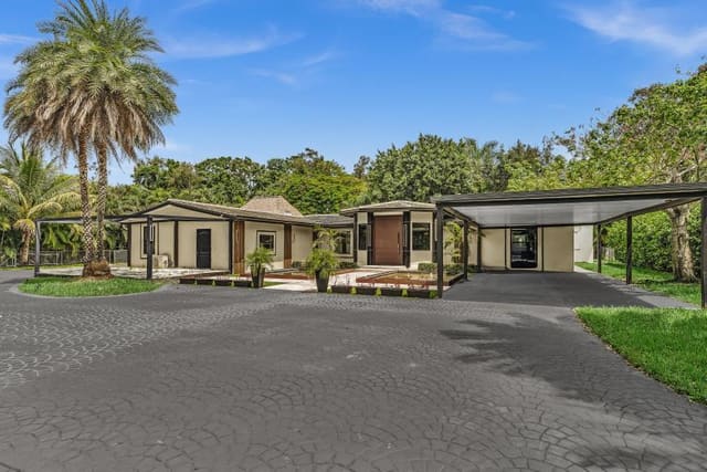 10831 SW 51st Court, Davie, FL 33328