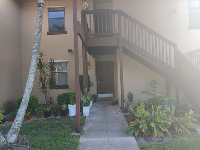 1108 Lakeview Drive E, Royal Palm Beach, FL 33411