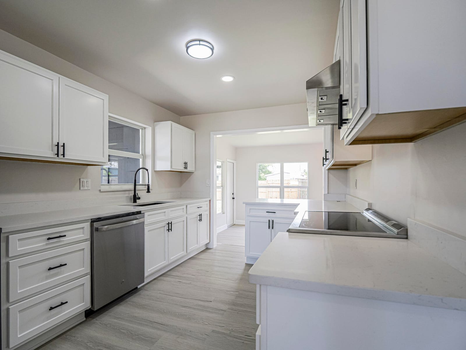 375 Manly Avenue — photo 11