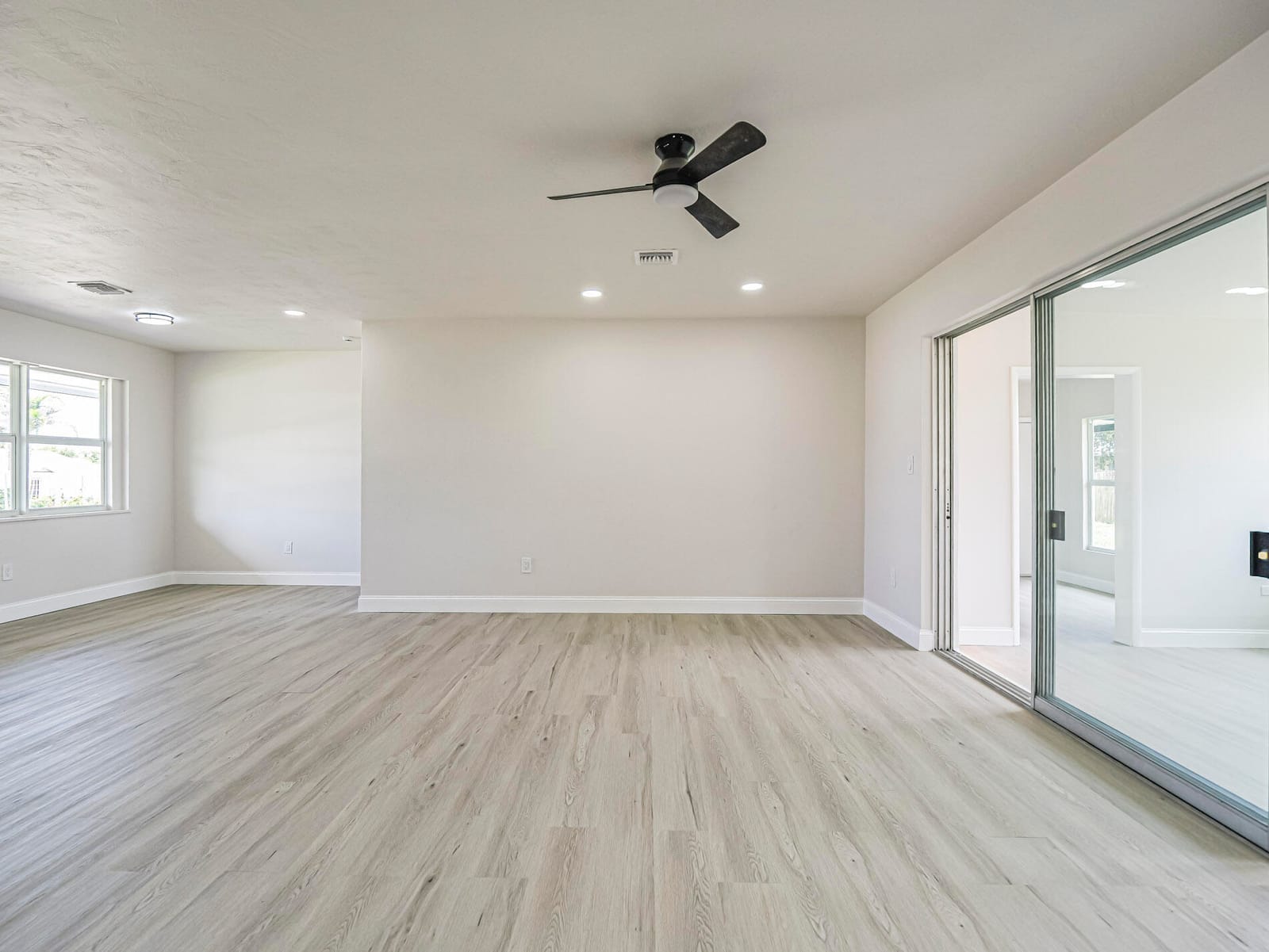 375 Manly Avenue — photo 4