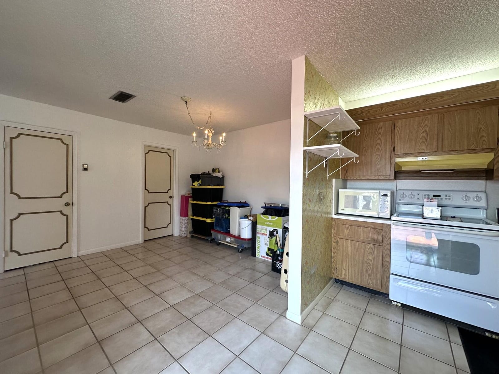 17 LAKE ARBOR Drive, Palm Springs, FL 33461 photo 14