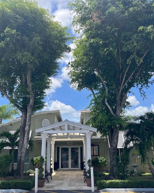 17515 NW 67th Court E-22, Hialeah, FL 33015