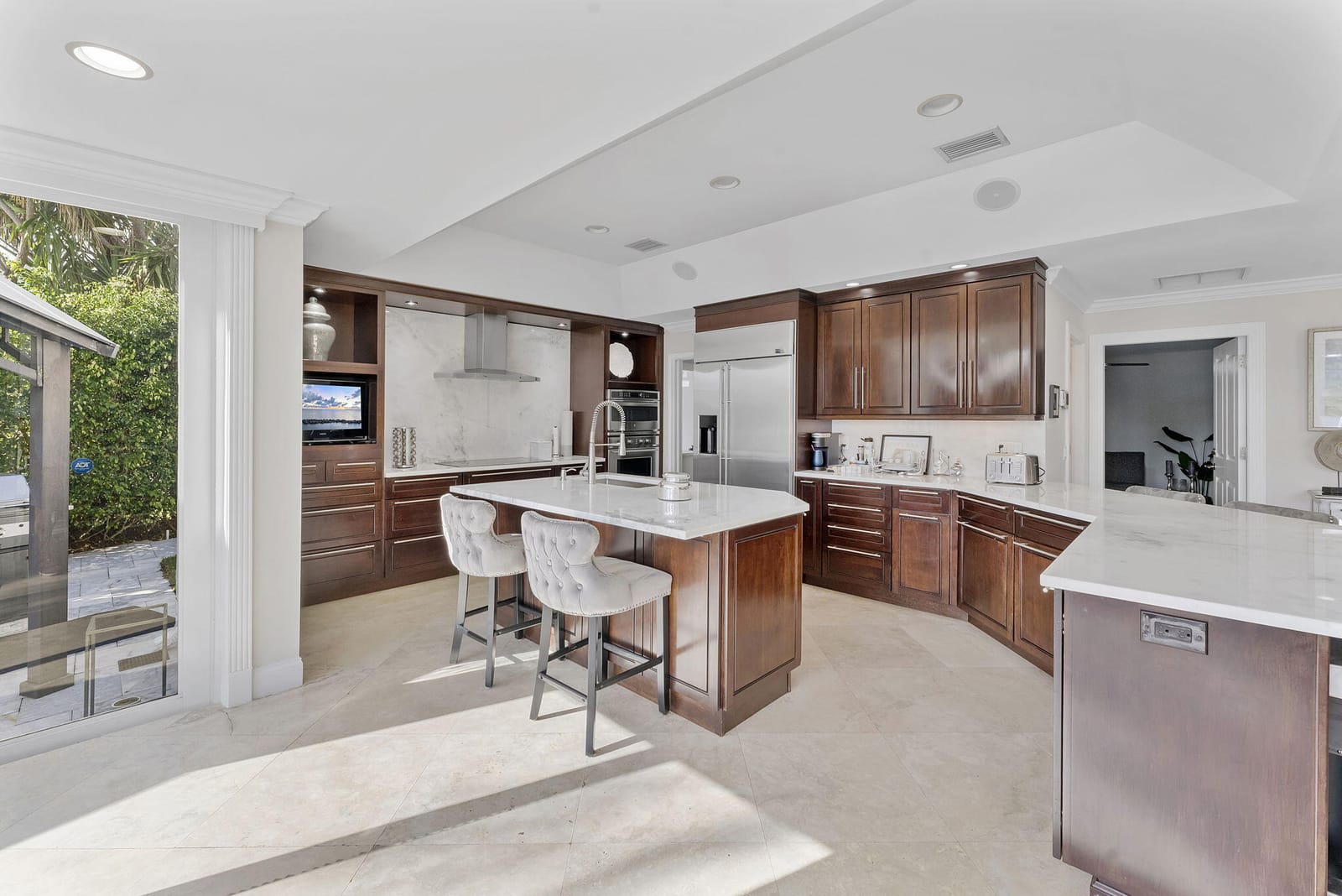 910 JASMINE Drive, Delray Beach, FL 33483 photo 8