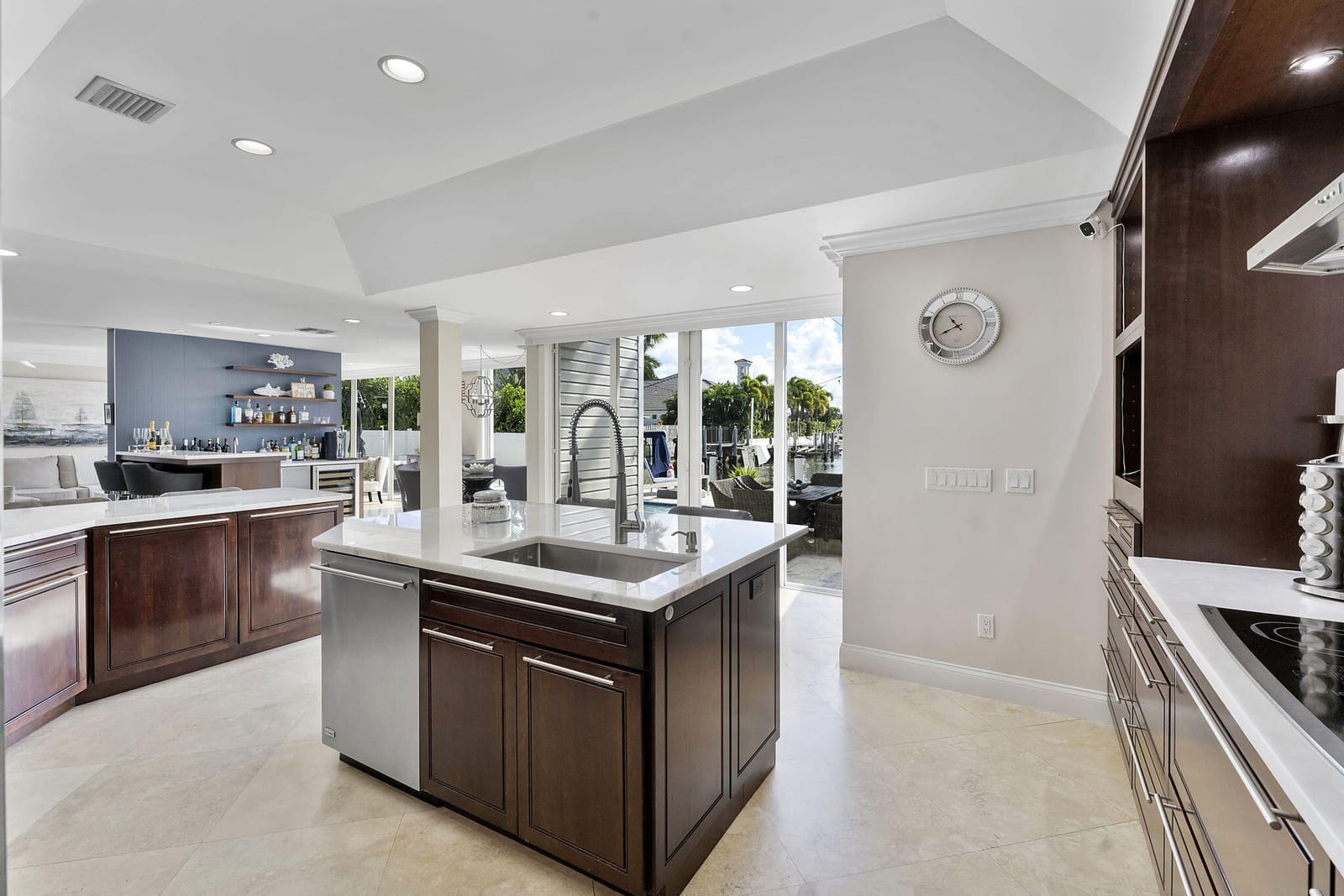 910 JASMINE Drive, Delray Beach, FL 33483 photo 9