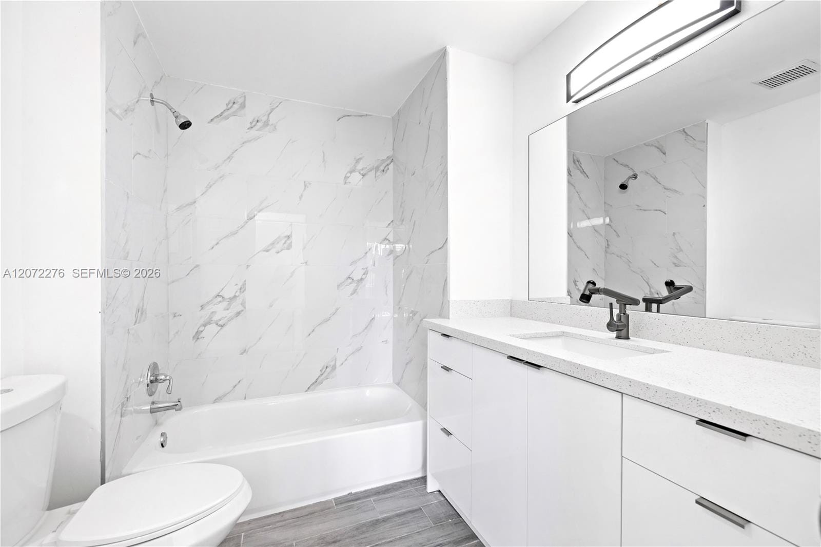 2917 NW Belmont Lane 2917 — photo 4