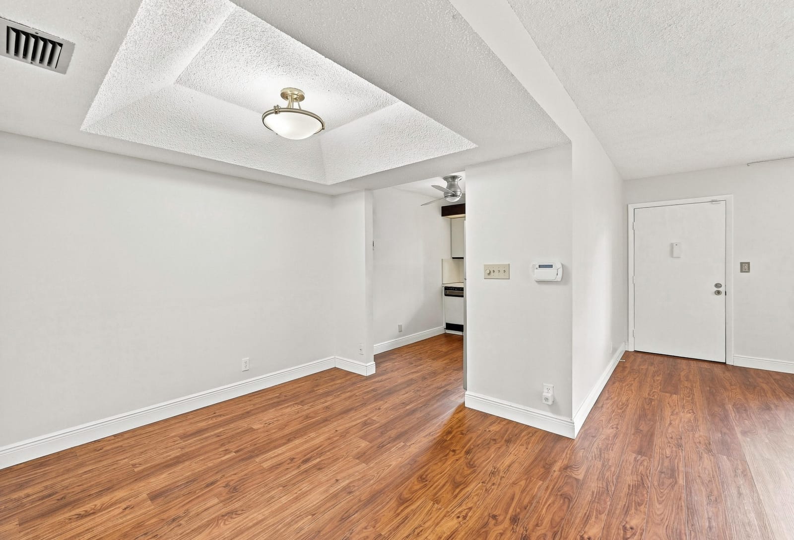7432 ASHMONT Circle 208 — photo 4