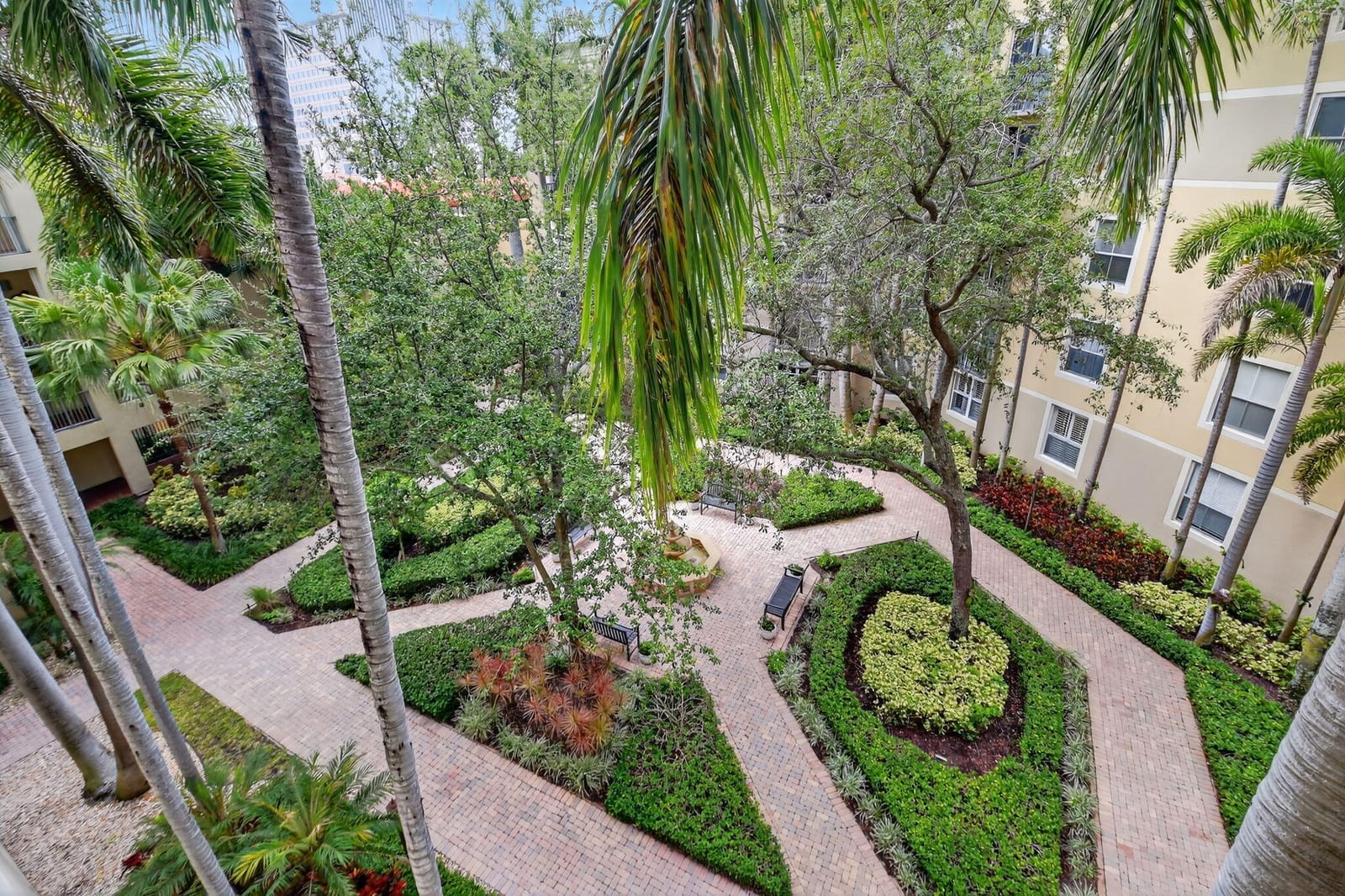630 S SAPODILLA Avenue 412, West Palm Beach, FL 33401 photo 28