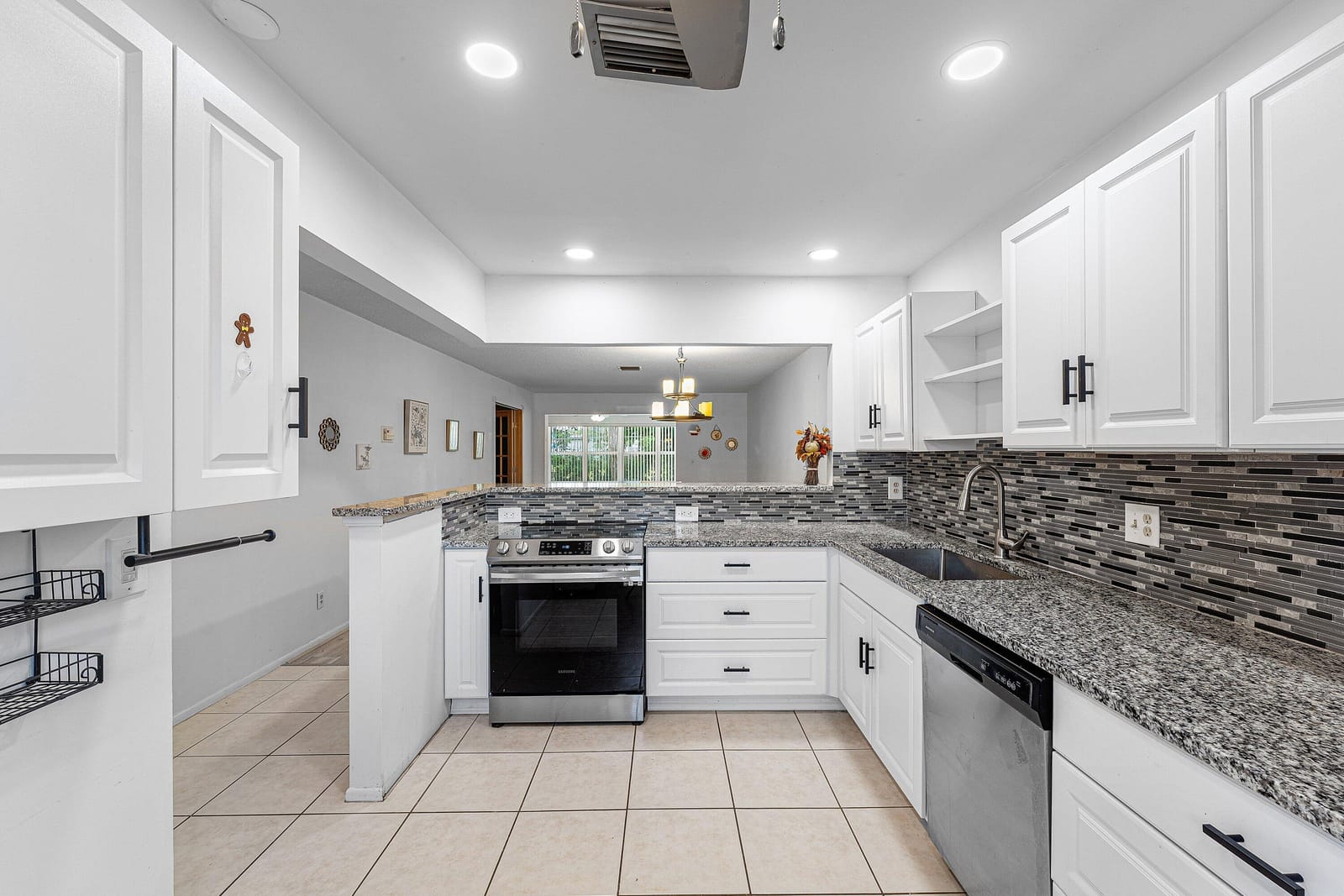 2638 GATELY Drive E 125, West Palm Beach, FL 33415 photo 2