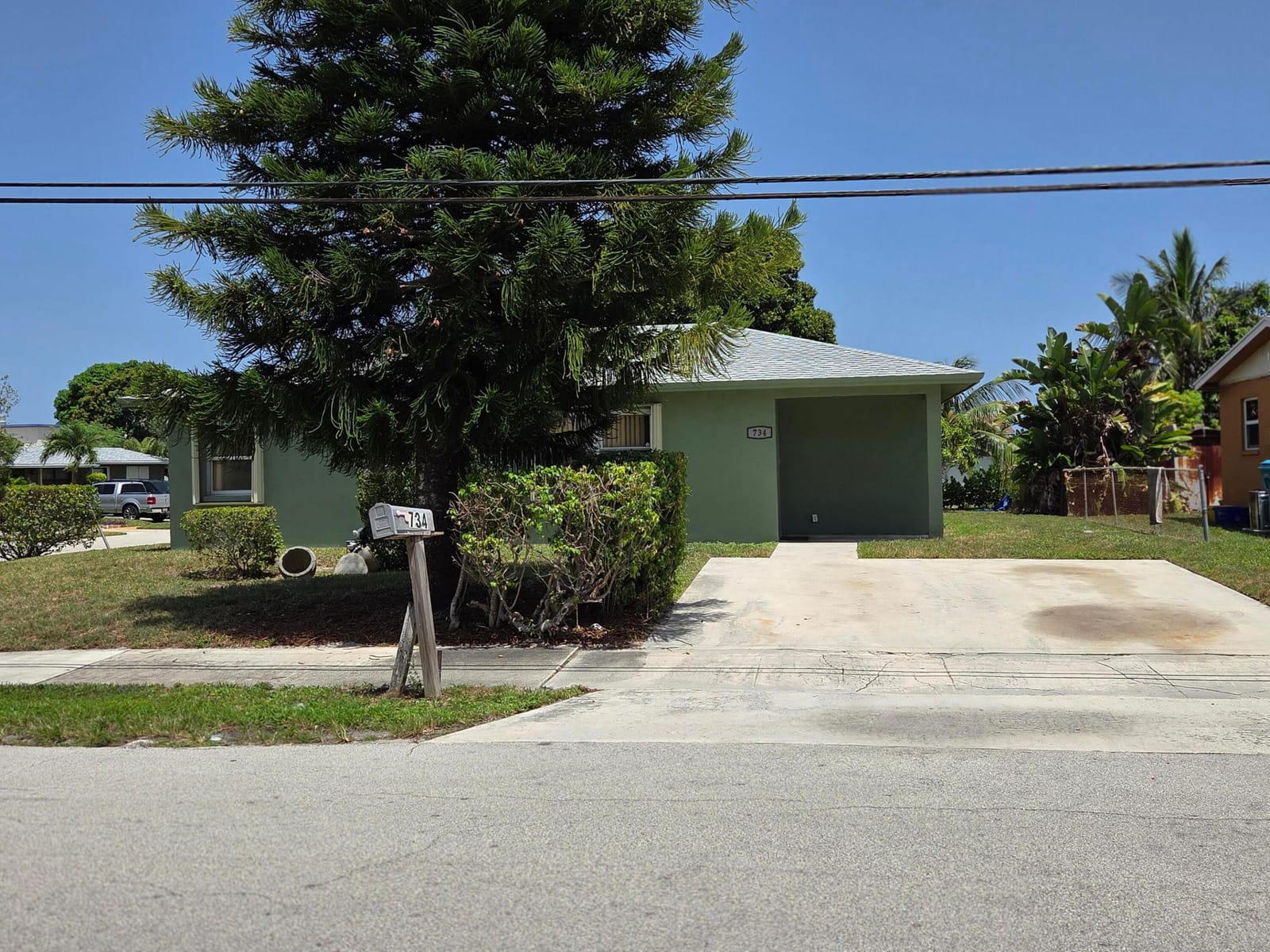 734 NE 1ST Street — photo 1