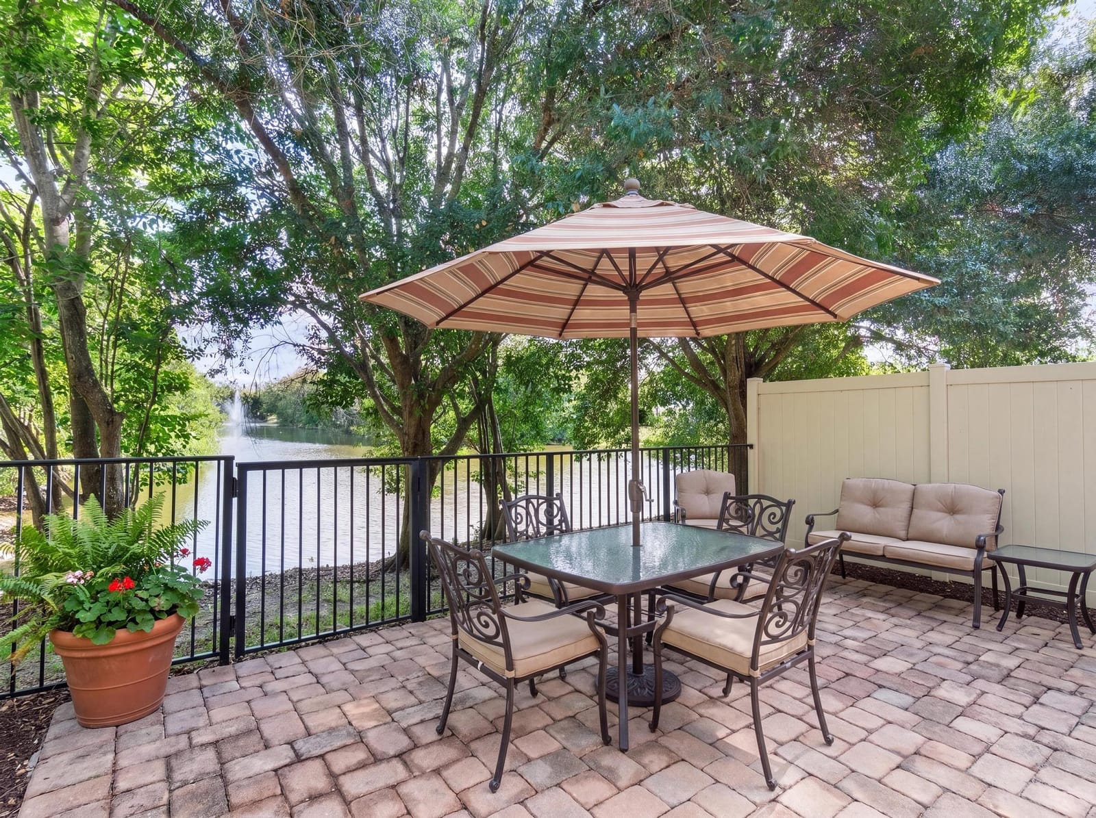 301 LAKE MONTEREY Circle, Boynton Beach, FL 33426 photo 2