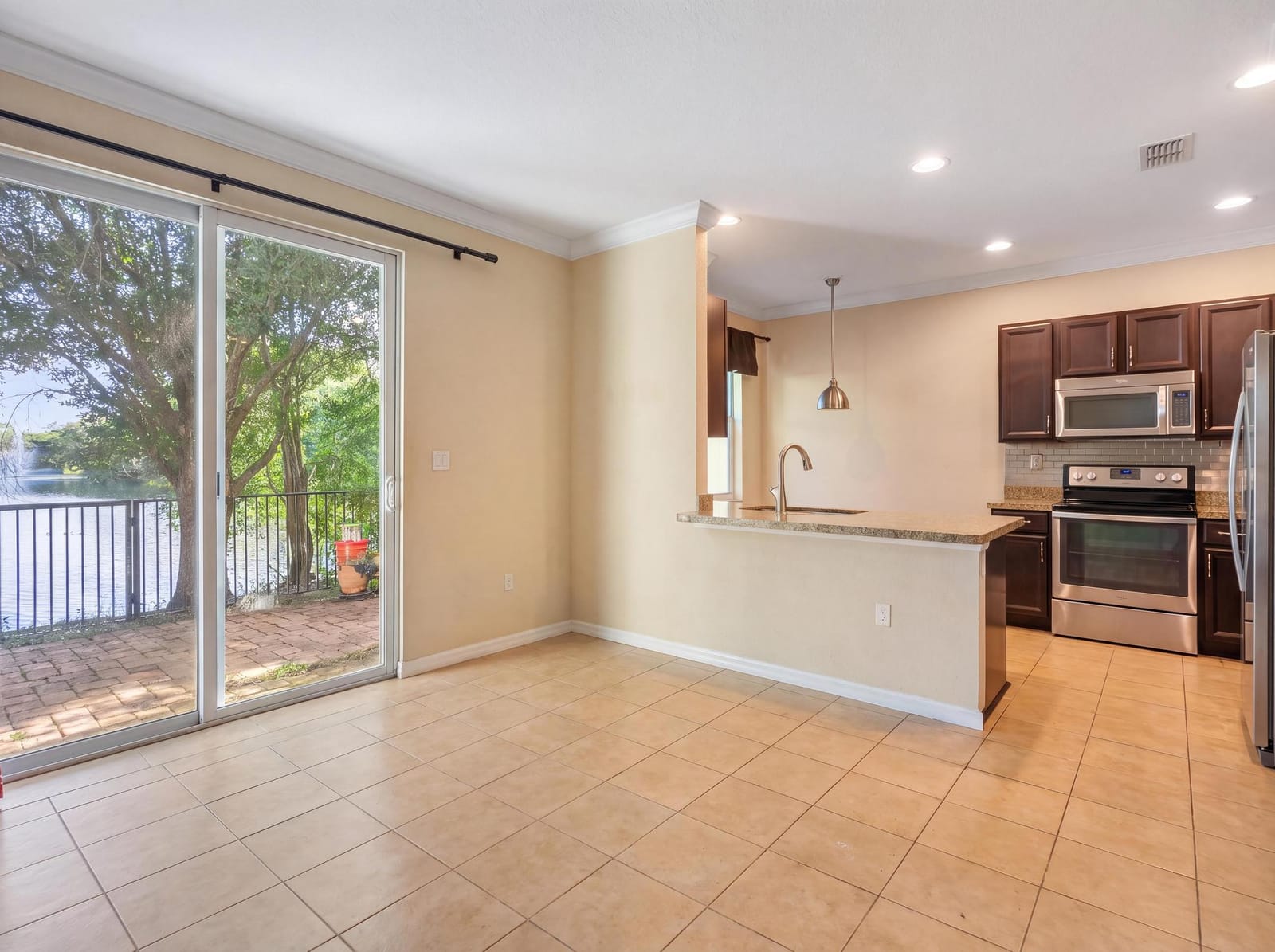 301 LAKE MONTEREY Circle, Boynton Beach, FL 33426 photo 10
