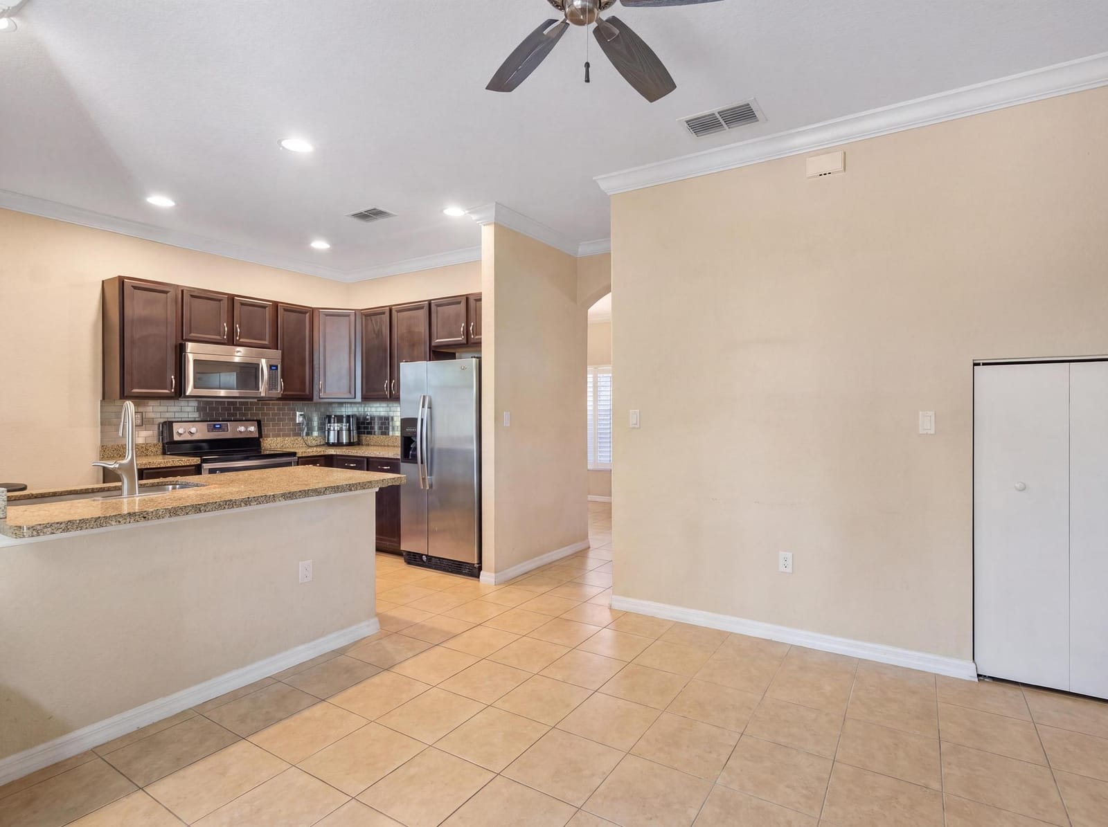 301 LAKE MONTEREY Circle, Boynton Beach, FL 33426 photo 12