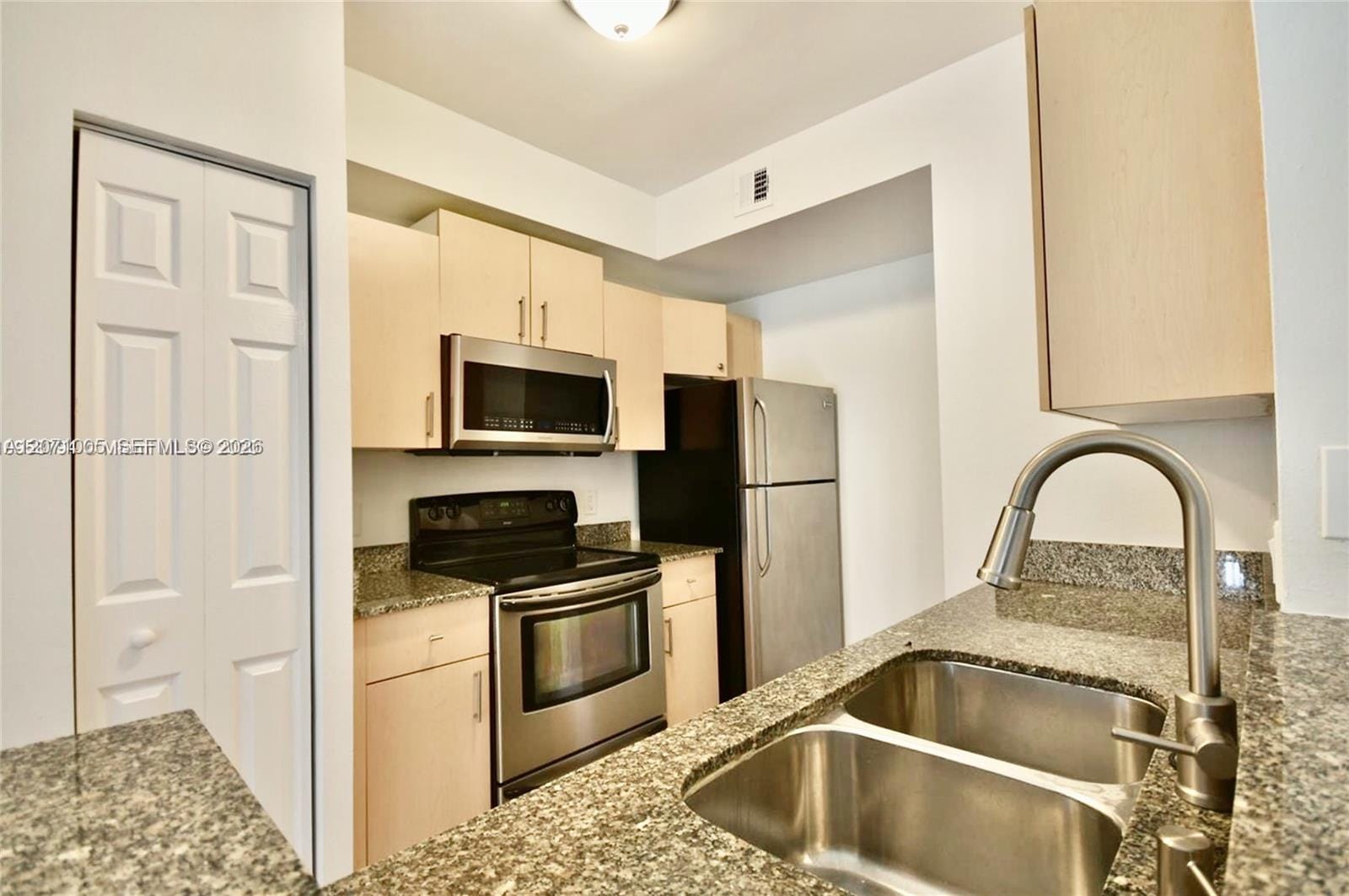 2474 Centergate Drive 103, Miramar, FL 33025 photo 6