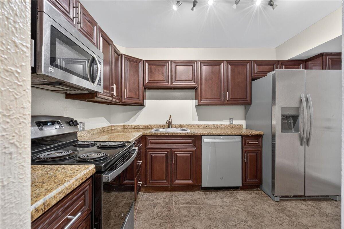 4200 Hillcrest Drive 217, Hollywood, FL 33021 photo 7