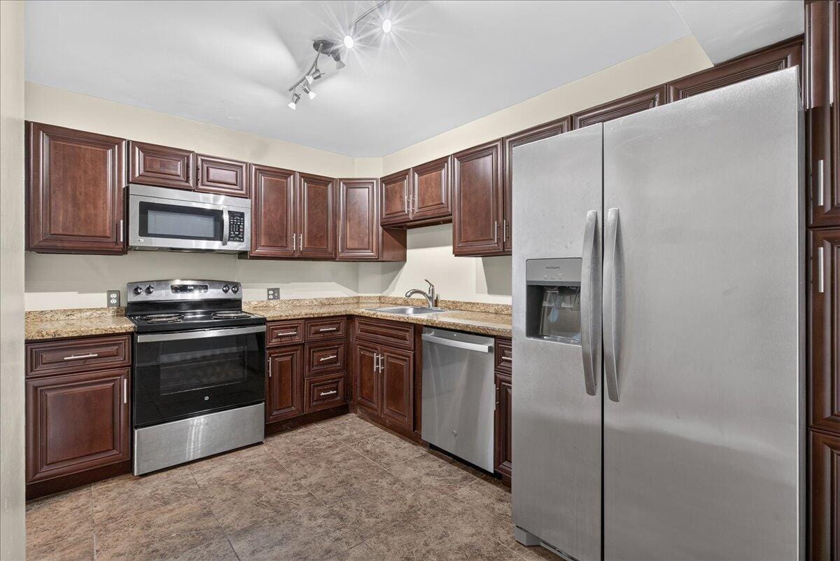 4200 Hillcrest Drive 217, Hollywood, FL 33021 photo 9