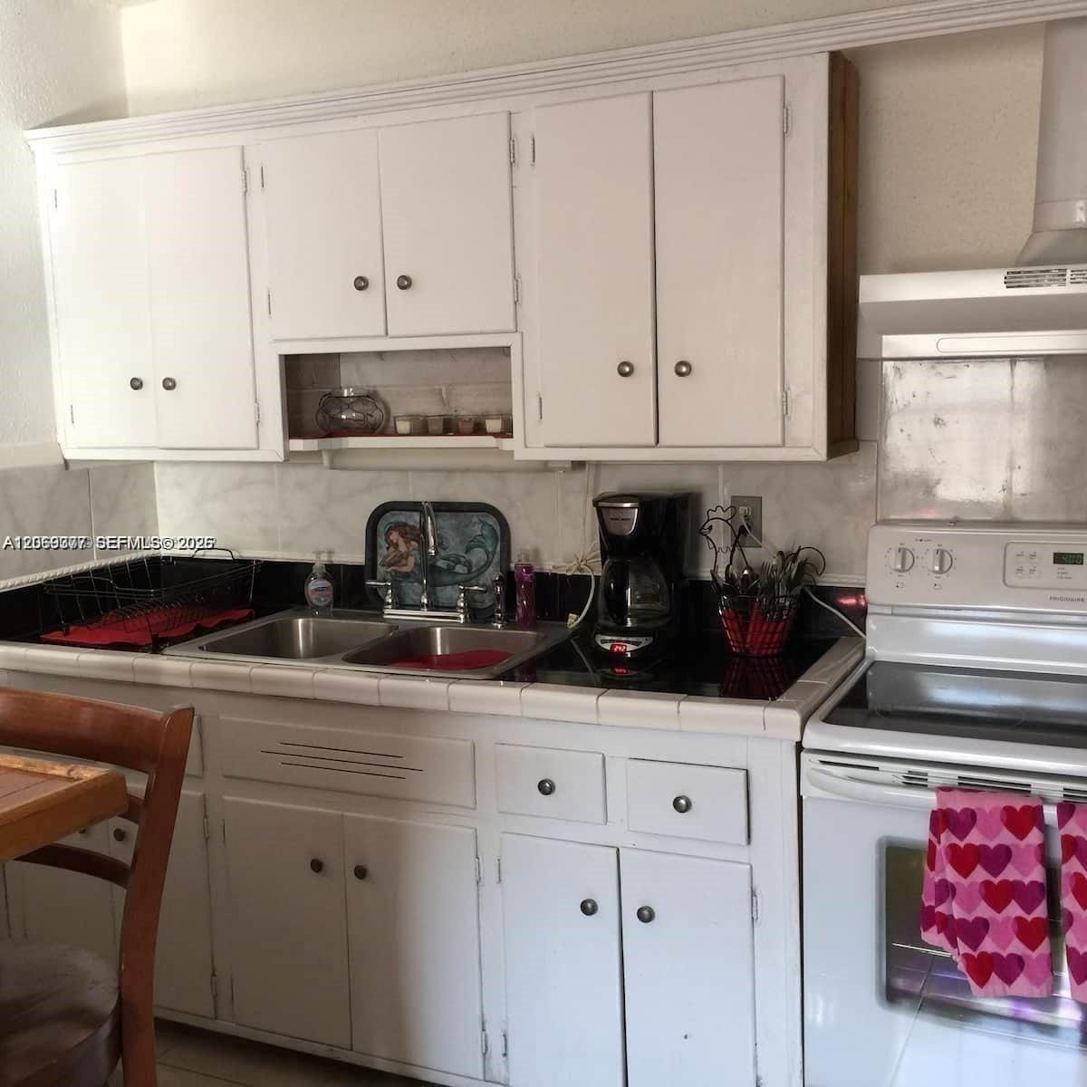 2411 Hayes Street, Hollywood, FL 33020 photo 9