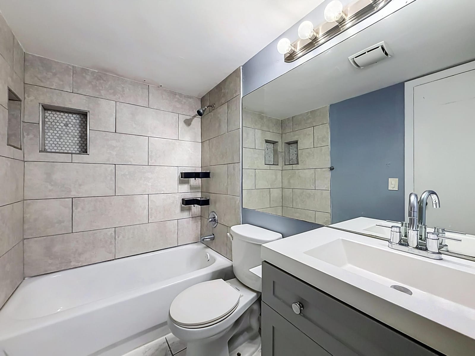 207 TROPIC ISLE Drive 1130 — photo 11
