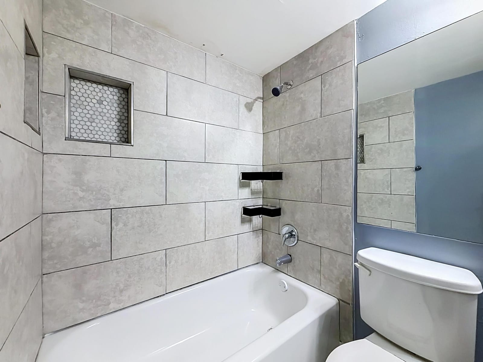 207 TROPIC ISLE Drive 1130 — photo 12