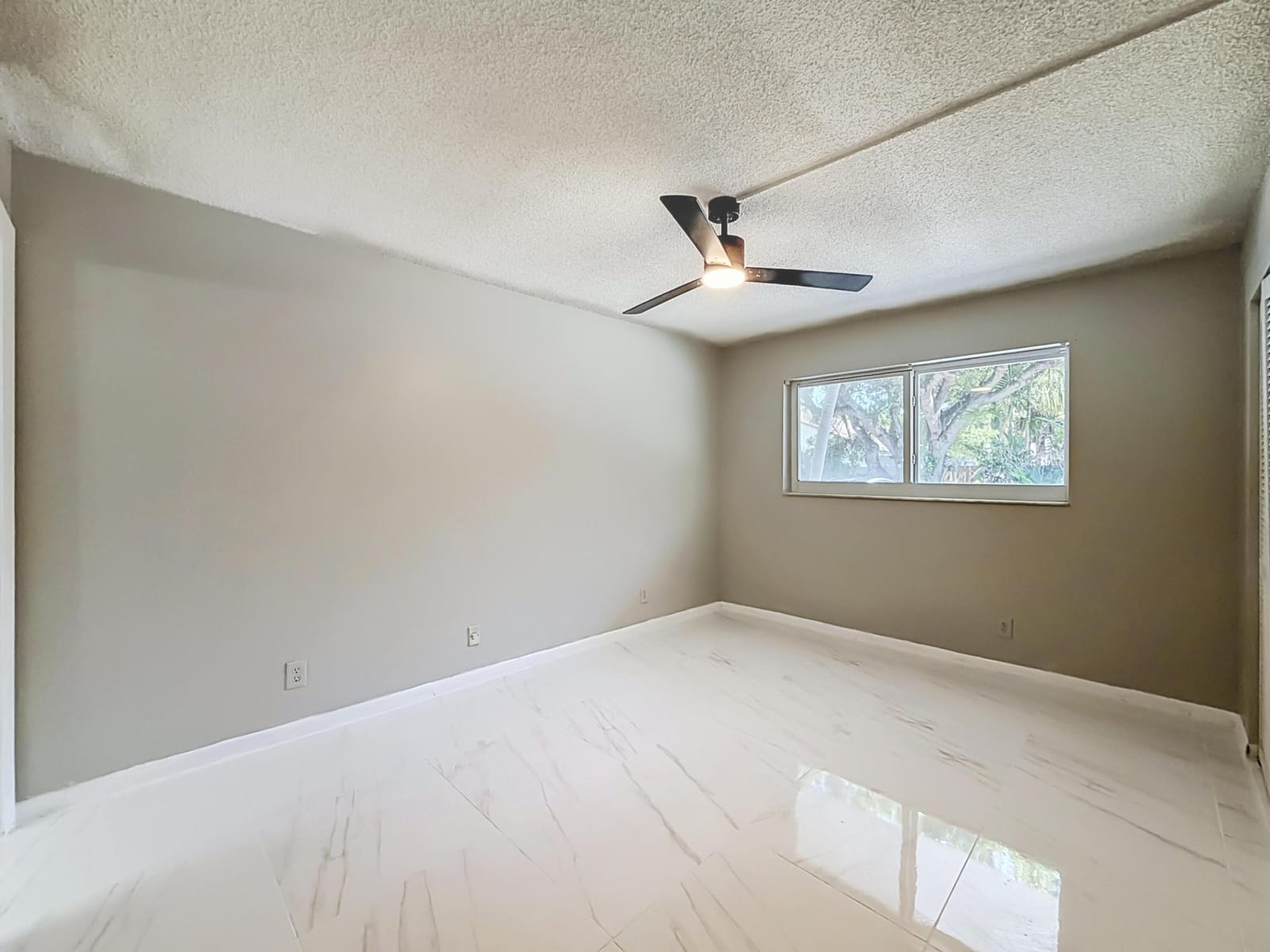 207 TROPIC ISLE Drive 1130 — photo 7