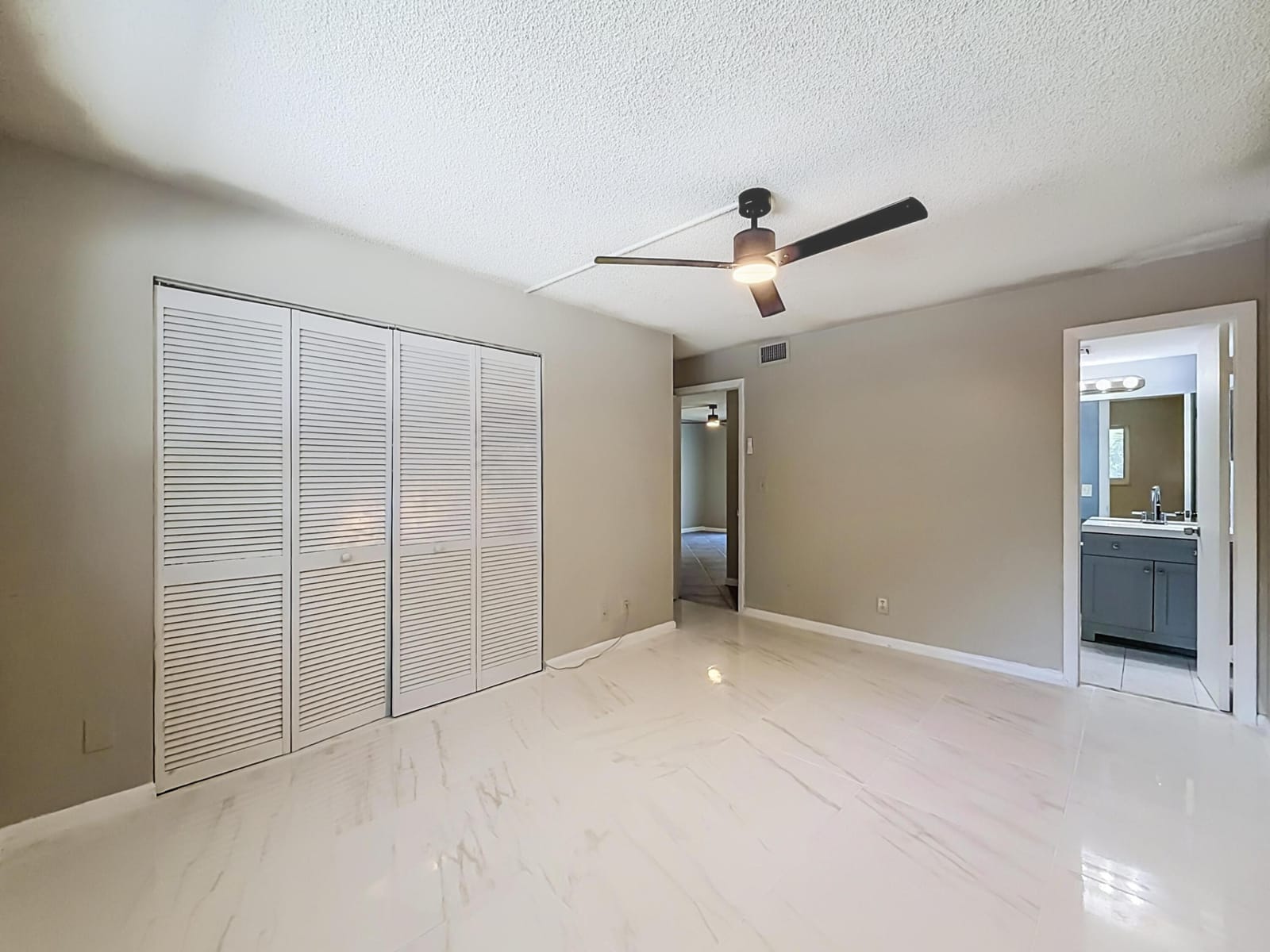 207 TROPIC ISLE Drive 1130 — photo 9