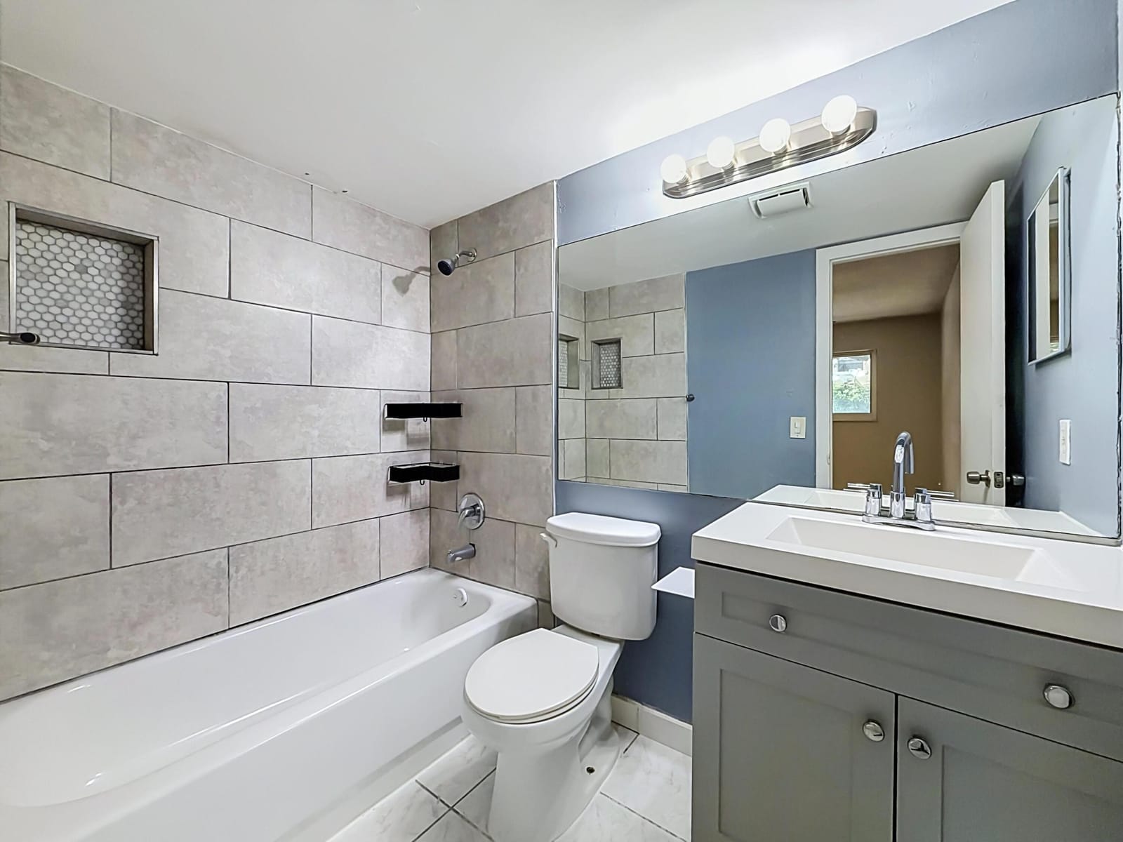 207 TROPIC ISLE Drive 1130 — photo 10