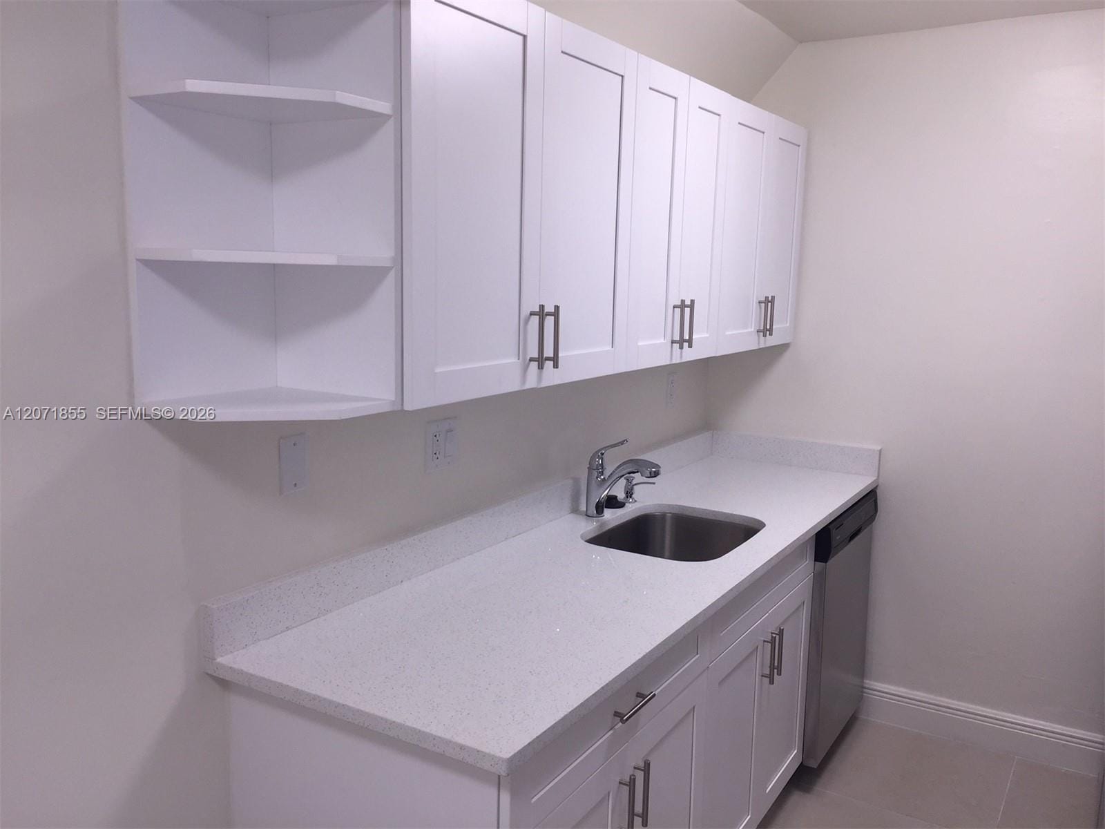 10740 N Kendall Drive L-14 — photo 3