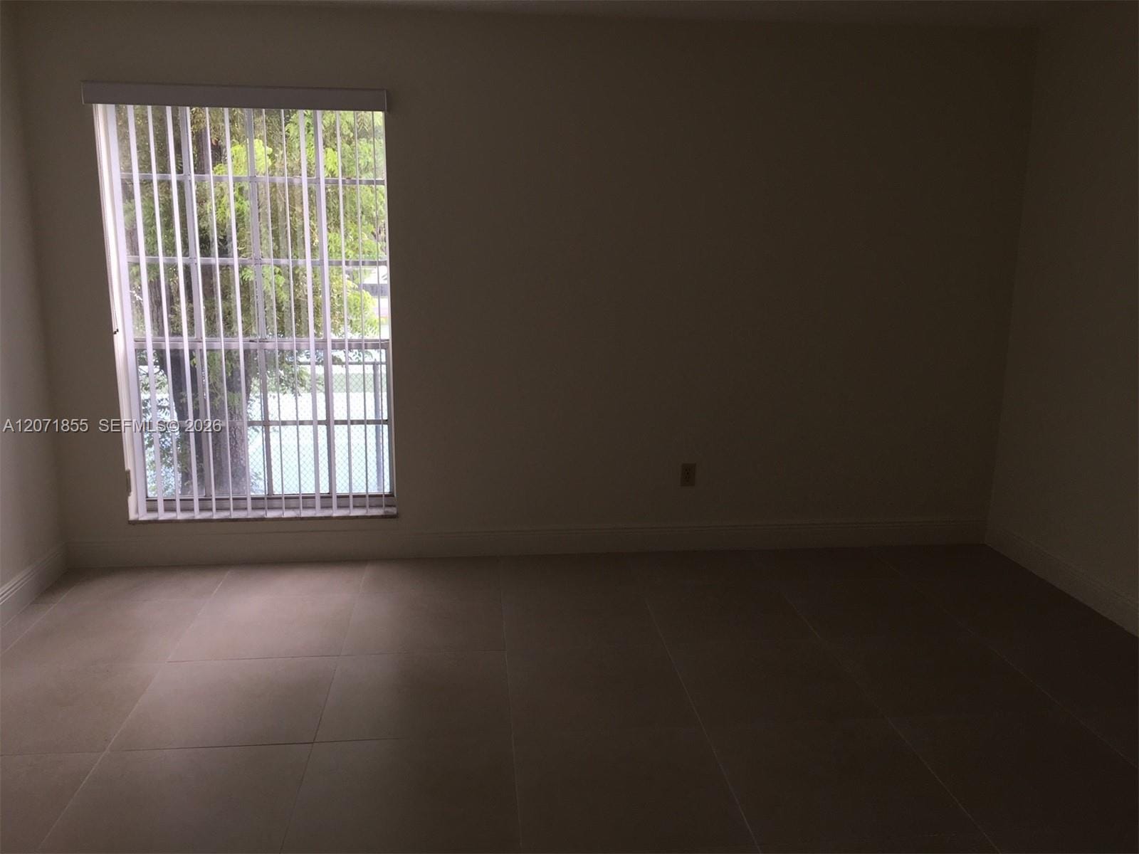10740 N Kendall Drive L-14 — photo 8