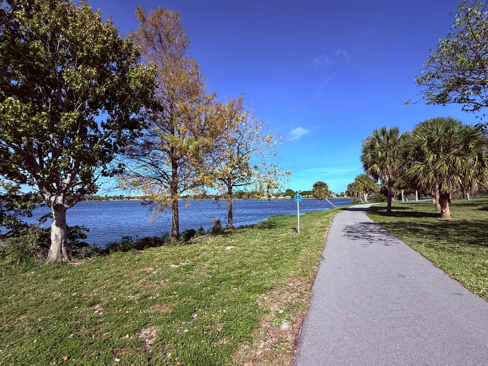 2204 Lake Osborne Drive 5 — photo 12