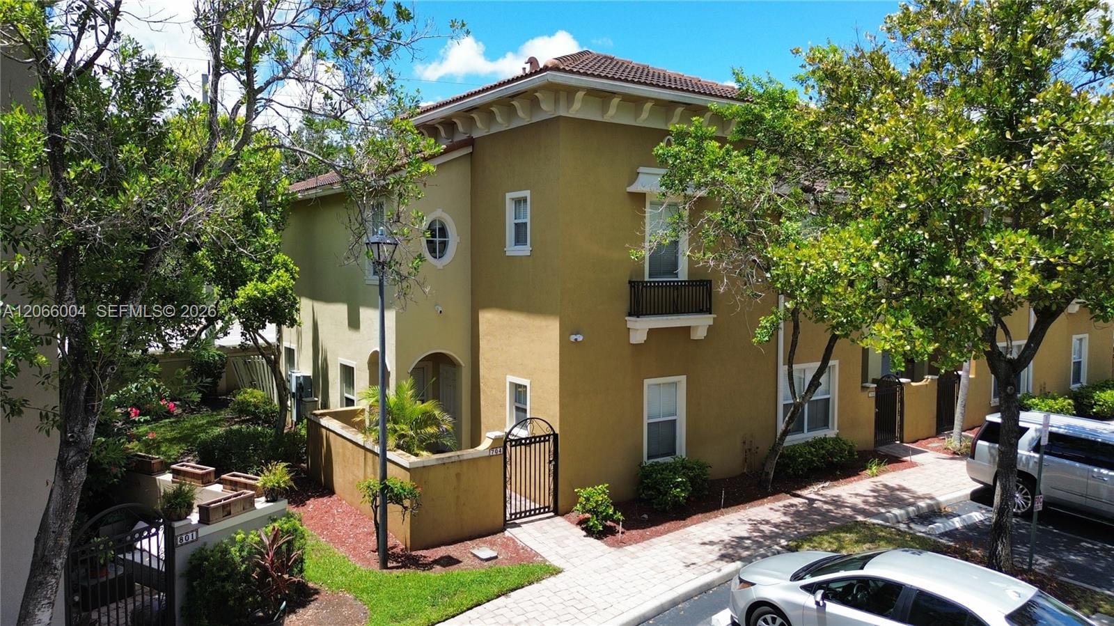 2851 W Prospect Road 704, Tamarac, FL 33309 photo 2