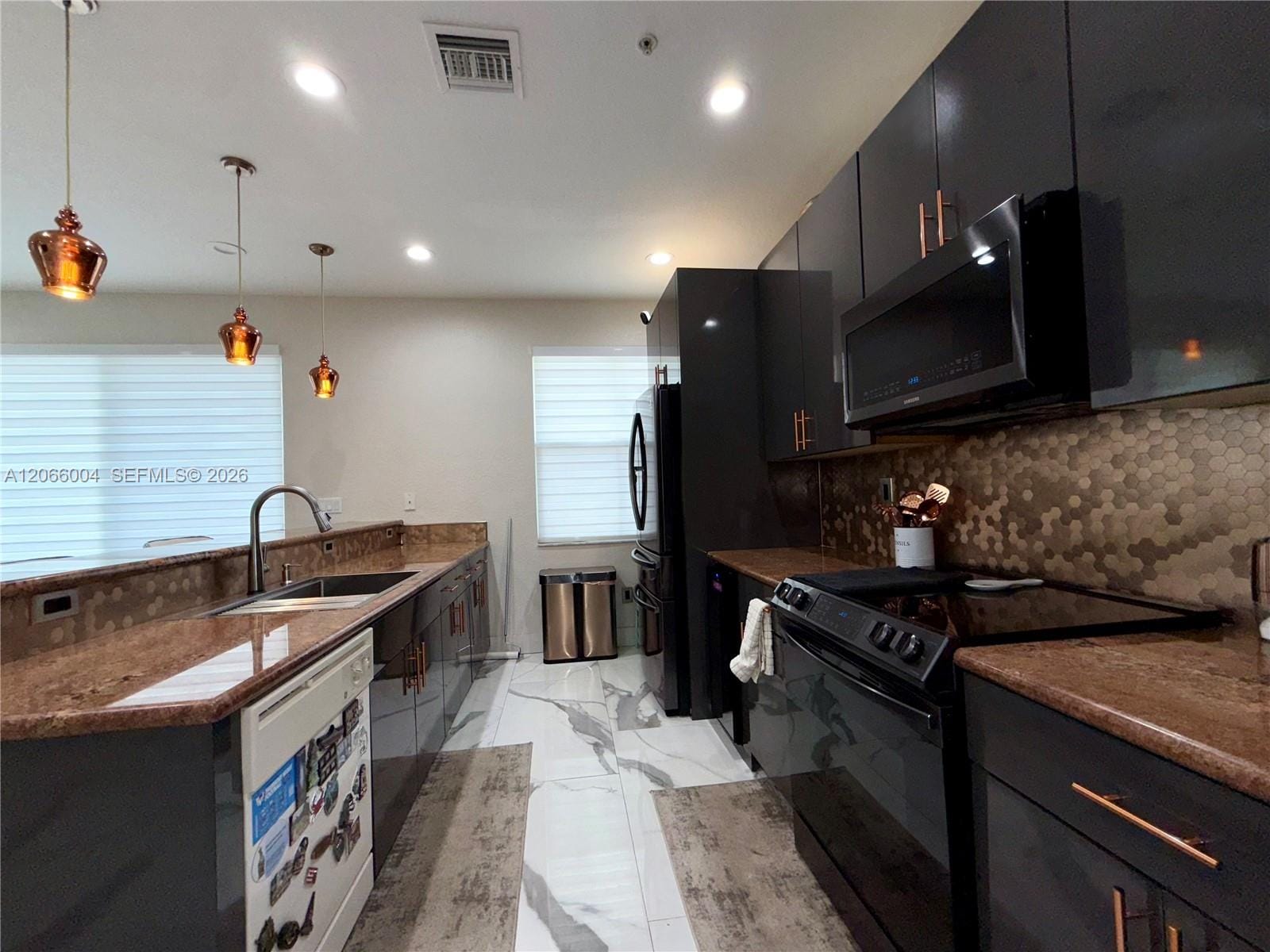 2851 W Prospect Road 704, Tamarac, FL 33309 photo 19