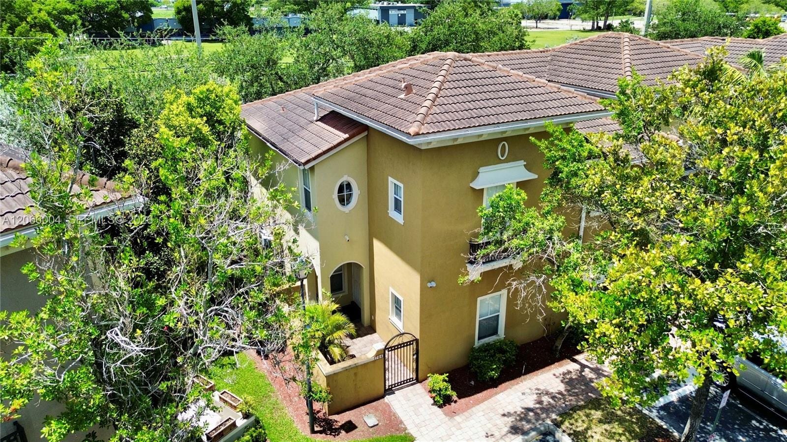 2851 W Prospect Road 704, Tamarac, FL 33309 photo 3
