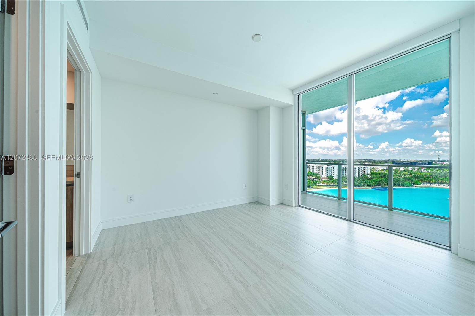 2411 Laguna Circle 809, North Miami, FL 33181 photo 13