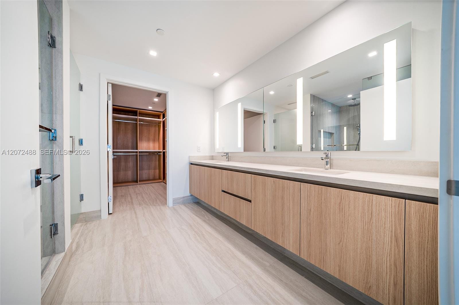 2411 Laguna Circle 809, North Miami, FL 33181 photo 15
