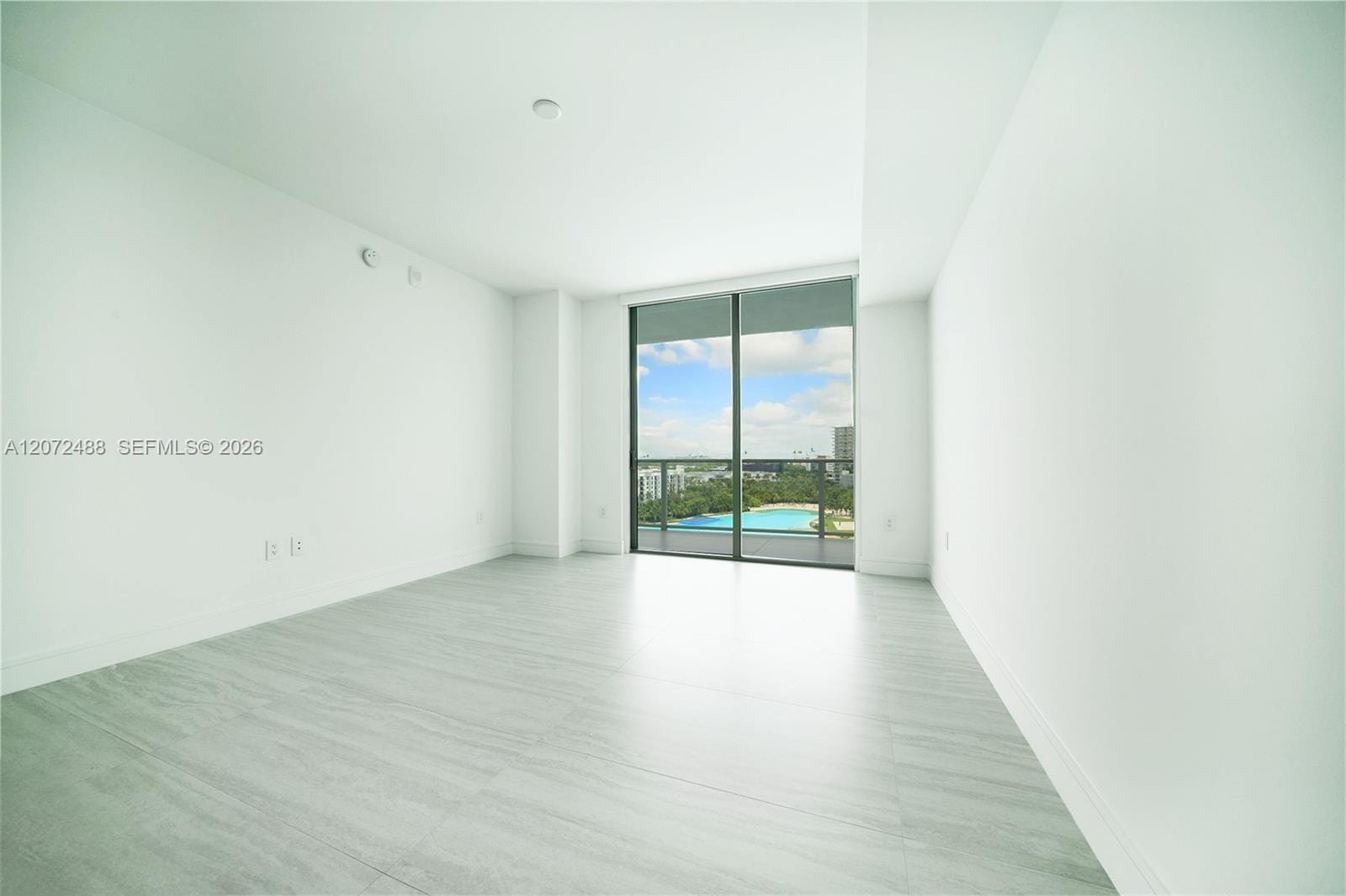 2411 Laguna Circle 809, North Miami, FL 33181 photo 19