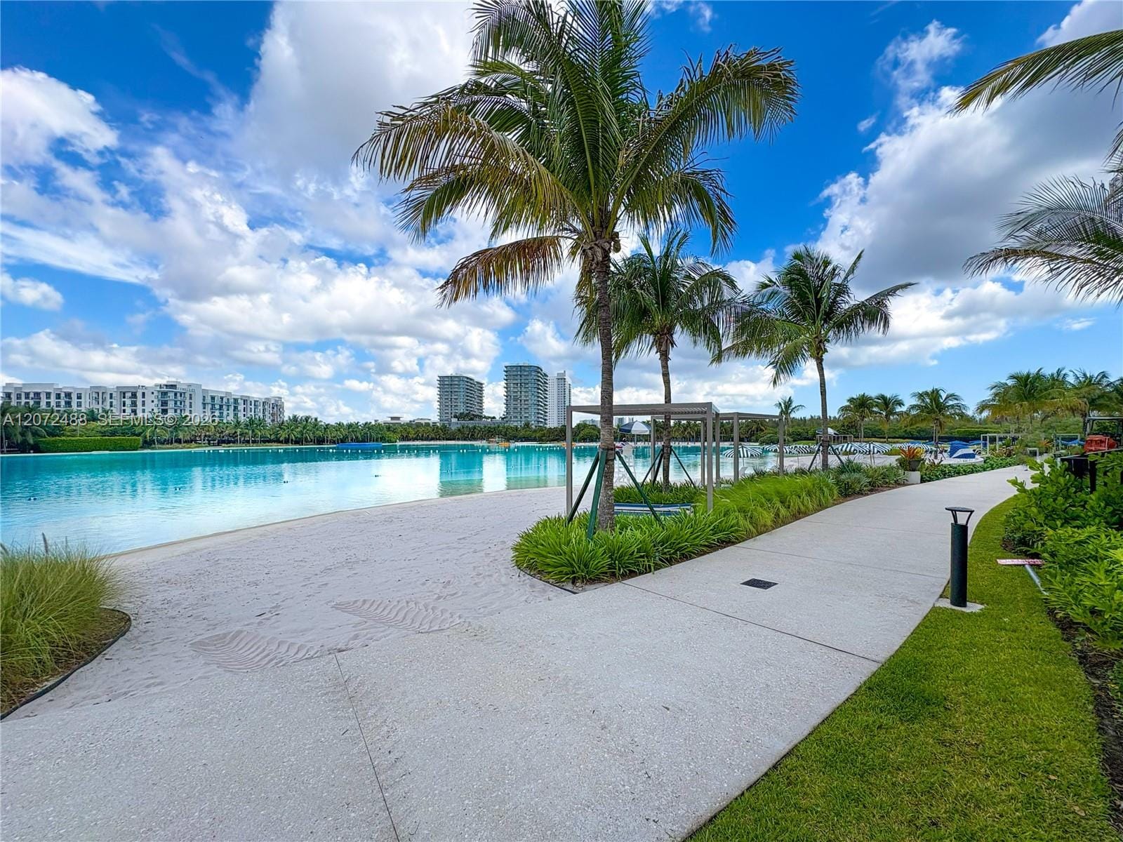 2411 Laguna Circle 809, North Miami, FL 33181 photo 23
