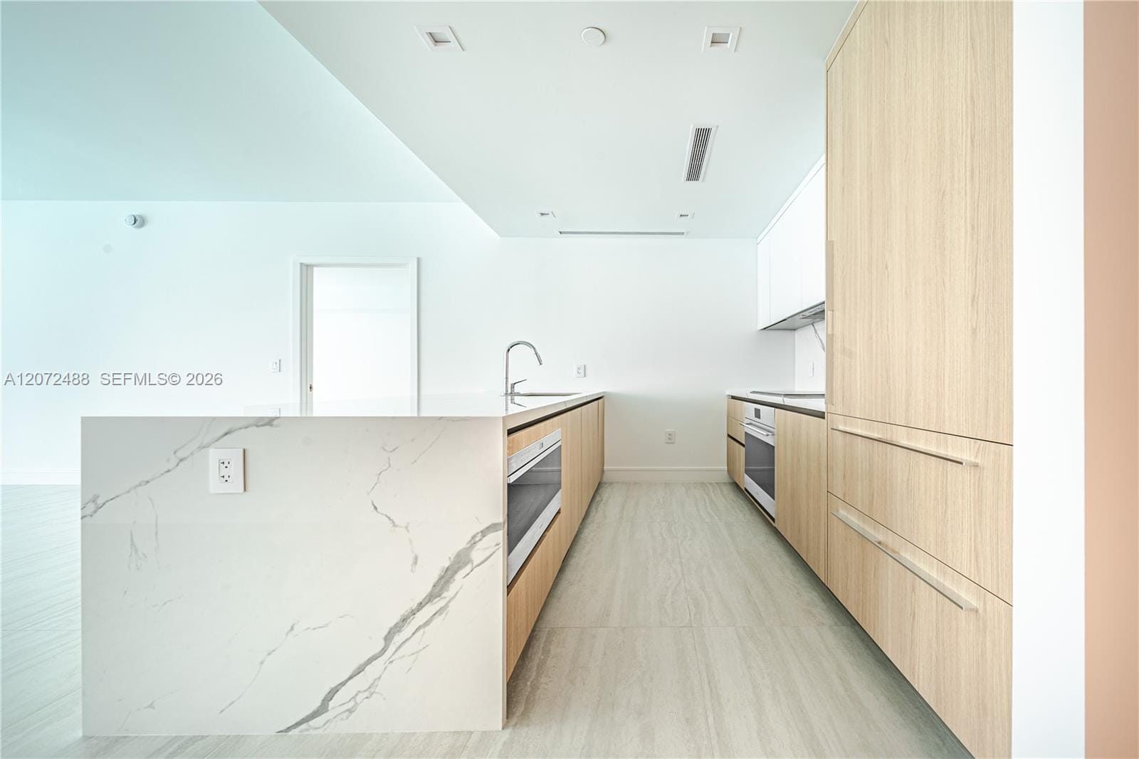 2411 Laguna Circle 809 — photo 9