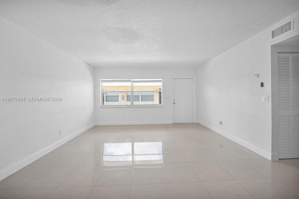622 Kathy Court — photo 2