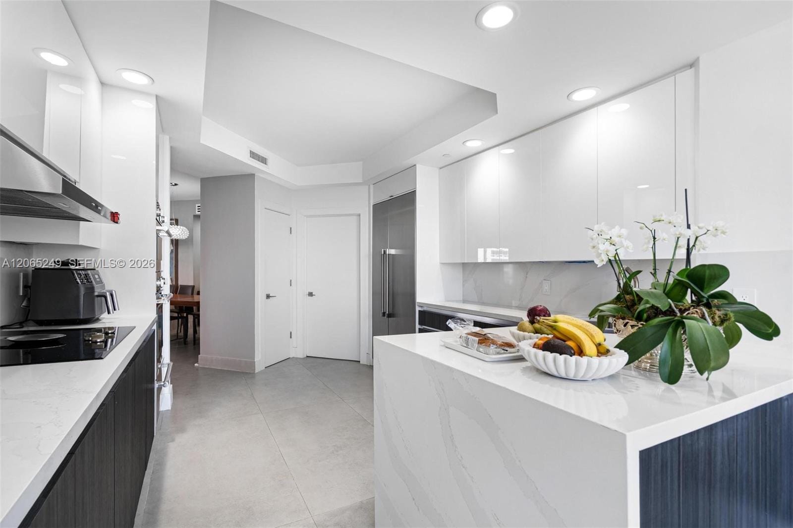 21050 Point Place 1006 — photo 4