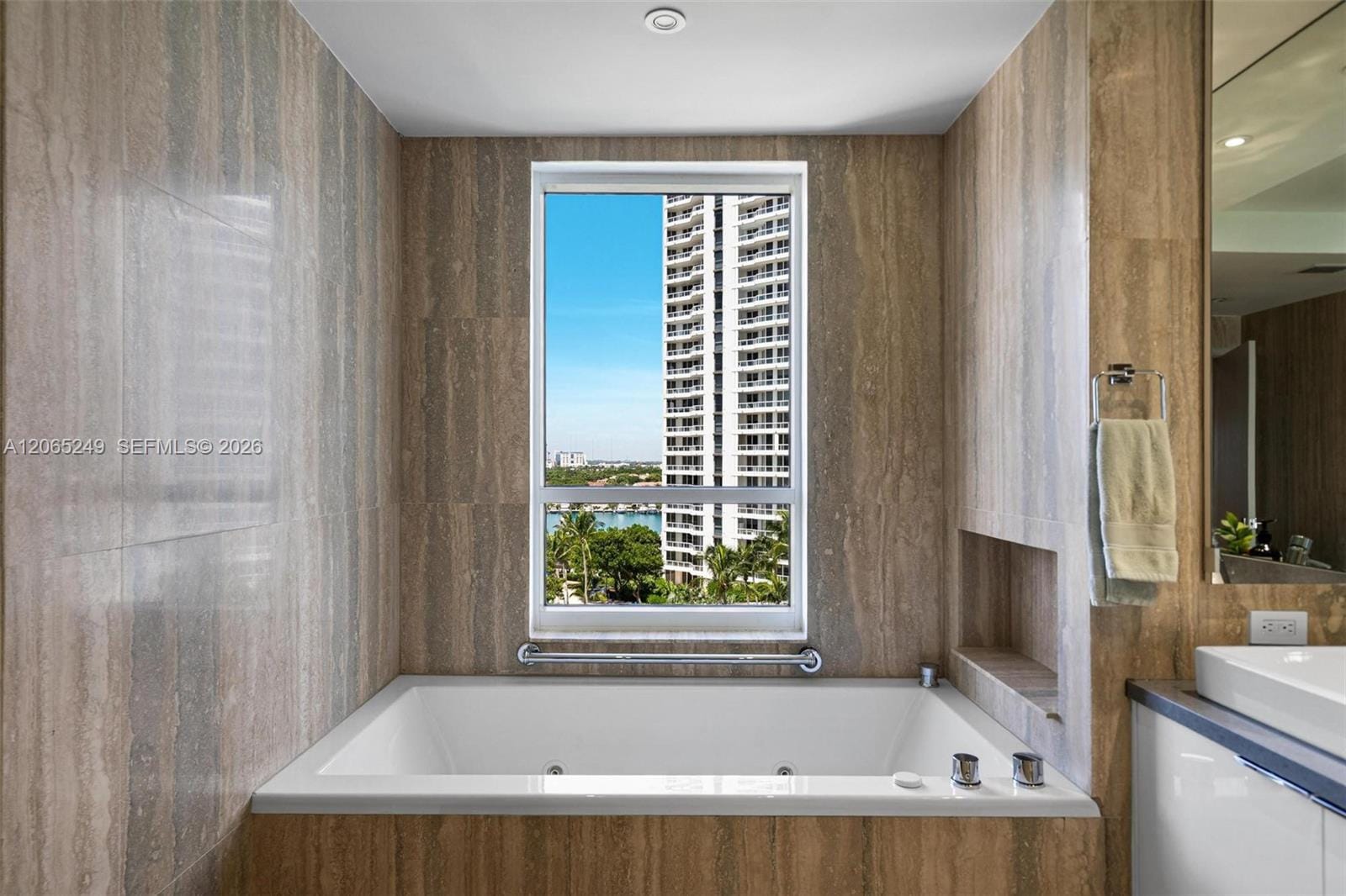 21050 Point Place 1006, Aventura, FL 33180 photo 14